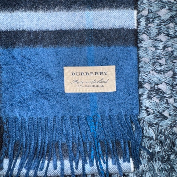 Burberry Cashmere Scarf - Picture 5 of 5